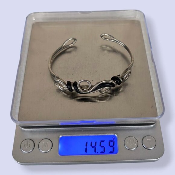 (2/$20) Twisted Wire Open Bracelet - Picture 6 of 6